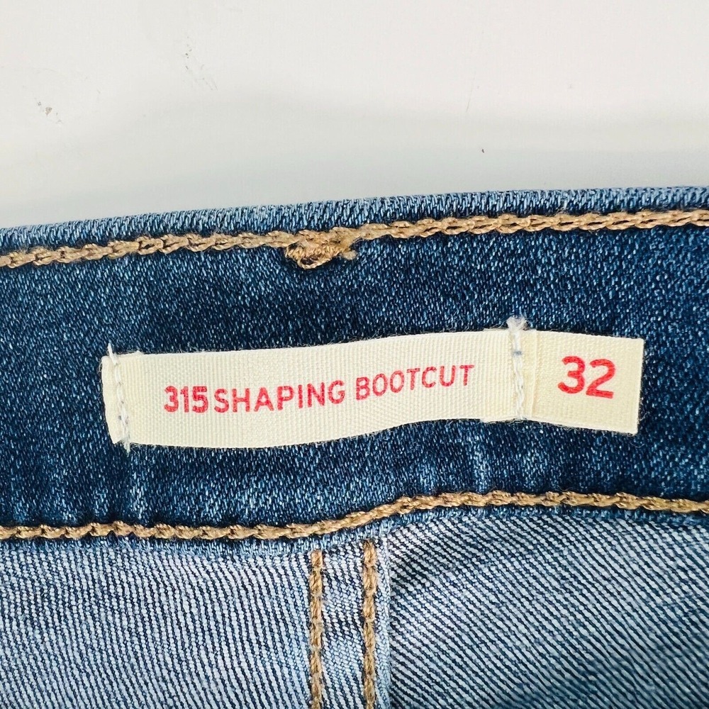 Levi's 315 Women's Shaping Bootcut Jeans Size 32x32 Blue Denim Straight Leg - Picture 3 of 12